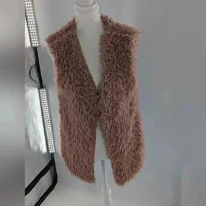 ELLIE KATE Sz S/M Faux Fur Vest. Dust Rose. Front Hook Closure. Open Front